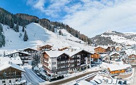 Hotel Genziana Wolkenstein